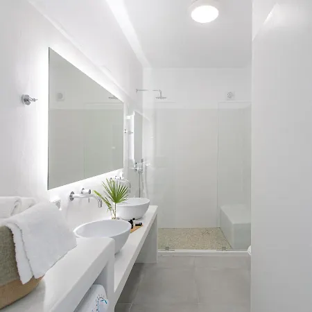 Seanfinity Beachfront Suites Mikri Vigla Extérieur photo