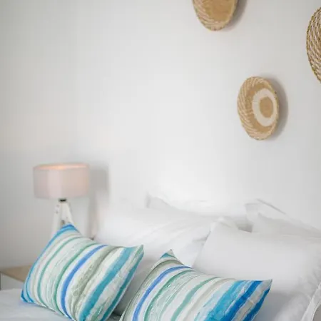 Seanfinity Beachfront Suites Mikri Vigla Extérieur photo
