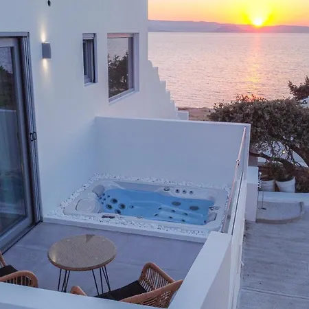Seanfinity Beachfront Suites Mikri Vigla Extérieur photo