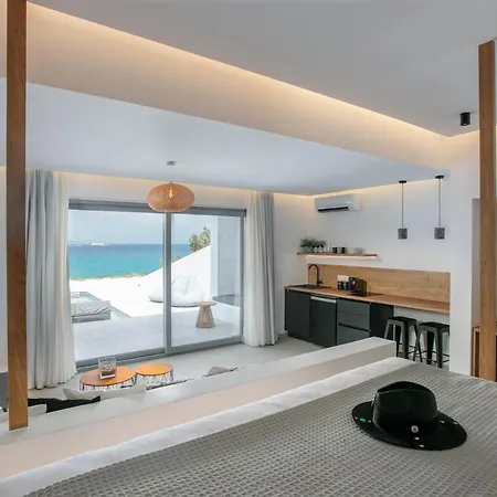 Seanfinity Beachfront Suites Mikri Vigla Extérieur photo